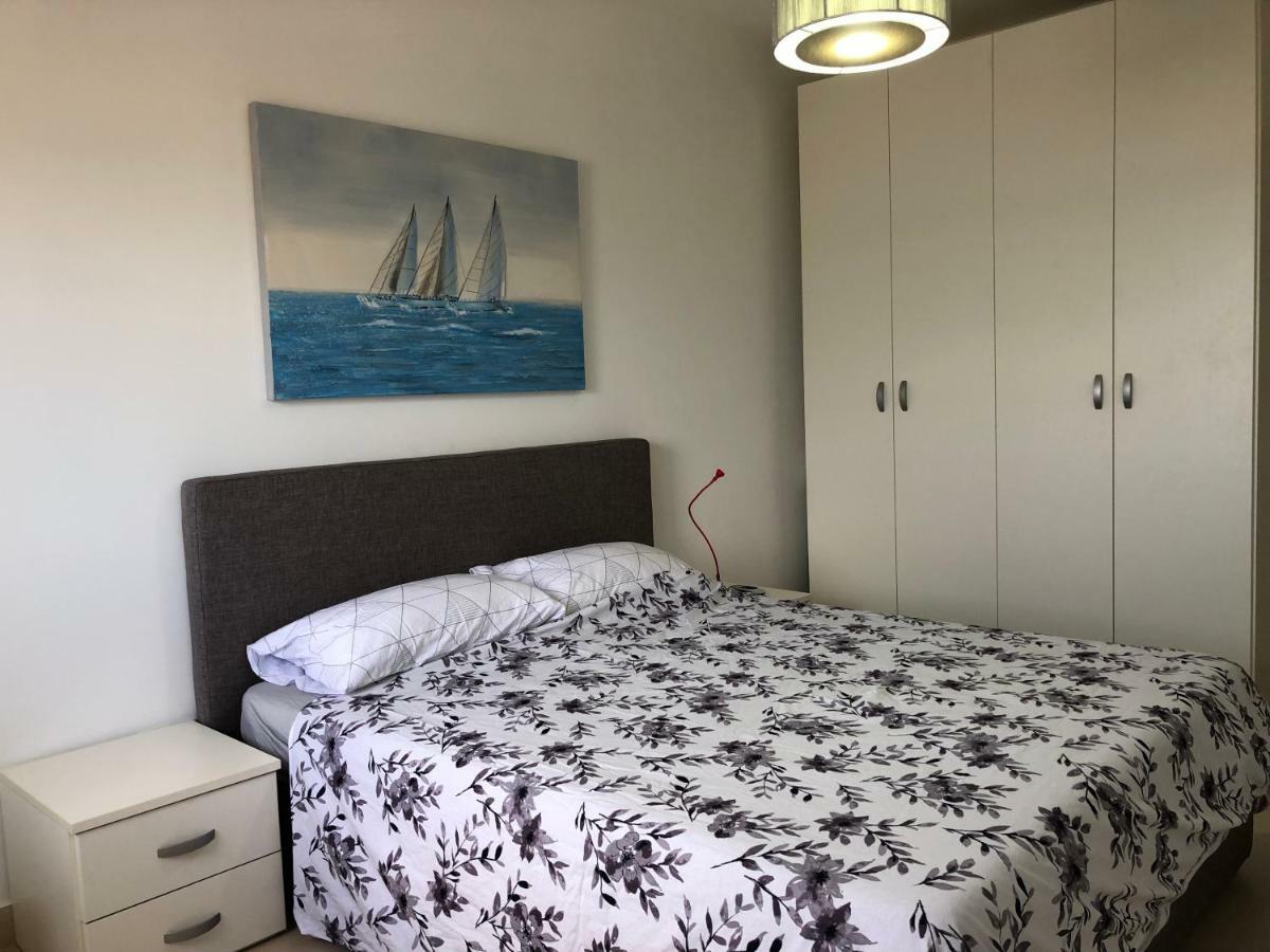 Modern With Sea View Apartment *